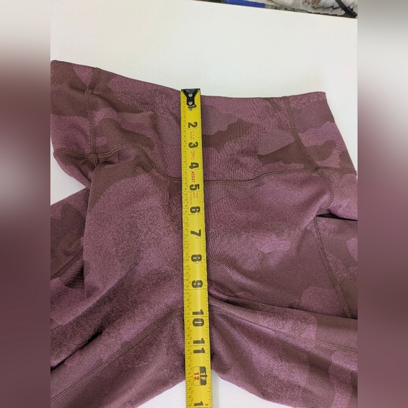 The North Face Women's Luxe Motivation Pocket 7/8 Legging Maroon Camo Large EUC - Picture 9 of 12